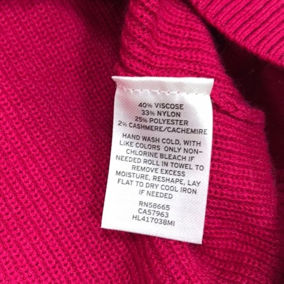 Chelsea28 V-Neck Pullover - Picture 7 of 7